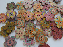 Load image into Gallery viewer, 50 Retro Print Flower Shape Wood like Buttons 20mm diameter