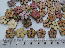 Load image into Gallery viewer, 50 x 15mm Flower shape retro print buttons 2 holes