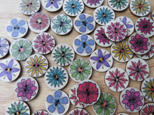 Load image into Gallery viewer, 10 One Large flower Print Wood Shade background Buttons 25mm diameter