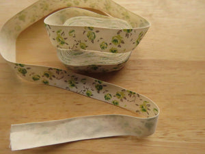 5 yards/ 4.6m Green Roses printed on Cream 100% cotton tape
