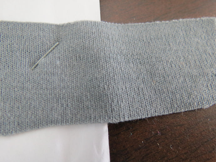 Why are there small snippet merino fabric photos shown on the listings?