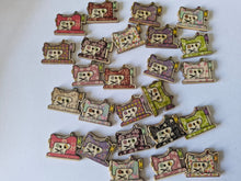 Load image into Gallery viewer, 25 Sewing Machine Buttons- 25