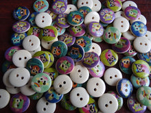 Load image into Gallery viewer, 26 Single Owl Buttons 15mm- cream back
