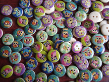 Load image into Gallery viewer, 26 Single Owl Buttons 15mm- cream back