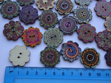 Load image into Gallery viewer, 40 Retro Print Flower Shape Wood like Buttons 25mm diameter