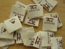 Load image into Gallery viewer, 10 Red Font Handmade and Sewing Machine cotton flag labels 20 x 20mm