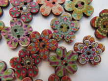Load image into Gallery viewer, 10 Retro Print Flower Shape Wood like Buttons 20mm diameter