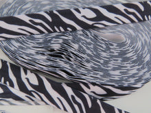 Load image into Gallery viewer, 1m  Black White Zebra Stripe Fold Over Elastic FOE Foldover 15mm