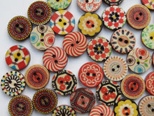 Load image into Gallery viewer, 25 Mixed Print bright retro vintage mixed print 15mm buttons 2 holes