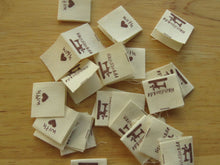 Load image into Gallery viewer, 10 Red Font Handmade and Sewing Machine cotton flag labels 20 x 20mm