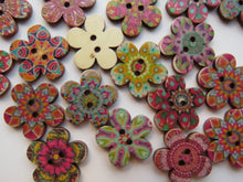 Load image into Gallery viewer, 10 Retro Print Flower Shape Wood like Buttons 20mm diameter