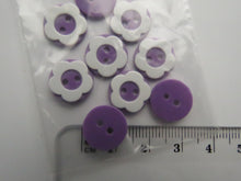 Load image into Gallery viewer, 10 Purple with raised white flower around edge 12.5mm buttons