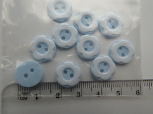 10 Pale Blue with raised white flower around edge 12.5mm buttons