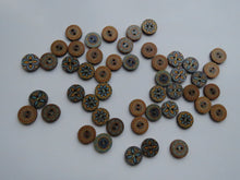 Load image into Gallery viewer, 50 Retro Vintage Print 15mm buttons 2 holes