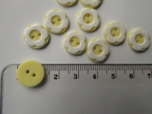 10 Yellow with raised white flower around edge 12.5mm buttons