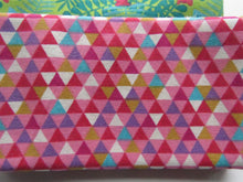 Load image into Gallery viewer, Flamingo Heaven Bundle of 5 Fat Quarters. Mixed prints- 100% cotton. 50 x 52cm per piece