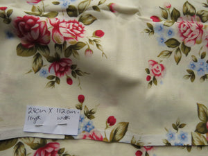 5 pieces- mixed prints and sizes. See photos for sizes. All 100% cotton