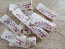 Load image into Gallery viewer, 10 Cat Playing with Wool Handmade with Heart cotton labels 45 x 15mm