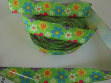 Load image into Gallery viewer, 4.7m floral print apple green Fold Over Elastic FOE Foldover15mm