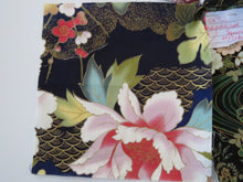 Load image into Gallery viewer, 5 mixed pieces 5 x 7 inches  100% cotton.