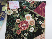 Load image into Gallery viewer, 5 mixed pieces 5 x 7 inches  100% cotton.
