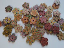 Load image into Gallery viewer, 50 Retro Print Flower Shape Wood like Buttons 20mm diameter