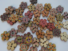 Load image into Gallery viewer, 19 x 15mm Flower shape retro print buttons 2 holes