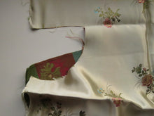Load image into Gallery viewer, 2 pieces Chinese brocade Gold 36cm x 29.5cm Silver 40cm x 40cm