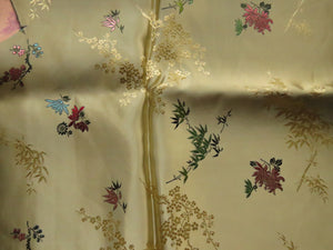 2 pieces Chinese brocade Gold 36cm x 29.5cm Silver 40cm x 40cm