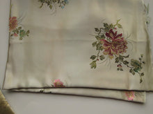 Load image into Gallery viewer, 2 pieces Chinese brocade Gold 36cm x 29.5cm Silver 40cm x 40cm