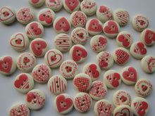 Load image into Gallery viewer, 25 Mixed Print Red Heart Cream buttons 15mm
