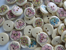 Load image into Gallery viewer, 25 Single flower mixed print cream 15mm buttons