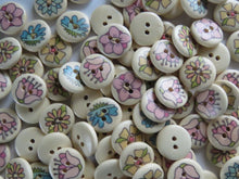 Load image into Gallery viewer, 25 Single flower mixed print cream 15mm buttons