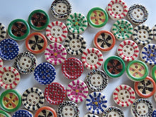 Load image into Gallery viewer, 25 Variegated Mixed colours on border 15mm buttons with 4 holes