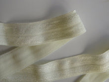 Load image into Gallery viewer, 5m Antique cream fold over elastic 15mm wide foldover