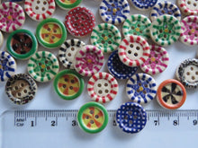 Load image into Gallery viewer, 25 Variegated Mixed colours on border 15mm buttons with 4 holes