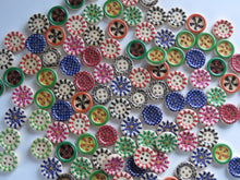Load image into Gallery viewer, 25 Variegated Mixed colours on border 15mm buttons with 4 holes