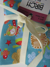 Load image into Gallery viewer, Pilot Adventures Fabric Bundle of 5 Fat Quarters. Mixed prints- 100% cotton. 50 x 52cm per piece