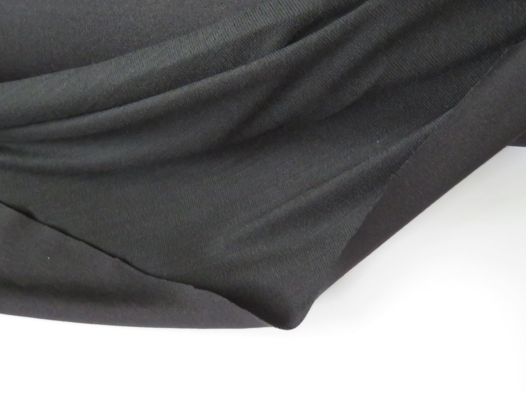 2m Whale black 38% merino 16% elastane 46% polyester 250g- great for leggings