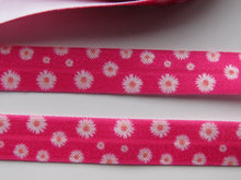 Load image into Gallery viewer, 4.3m White Daisy on bright pink 15mm wide fold over elastic foldover FOE