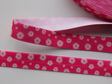 Load image into Gallery viewer, 4.3m White Daisy on bright pink 15mm wide fold over elastic foldover FOE