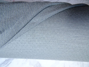 1m Armour Grey 86% Merino 16% Nylon- core spun nylon eyelet 160g