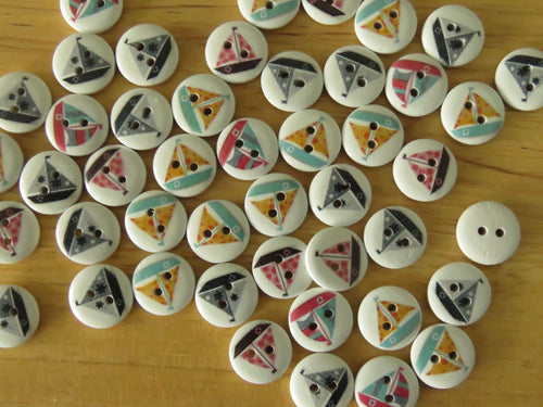 10 White Mixed Print Yacht 15mm buttons