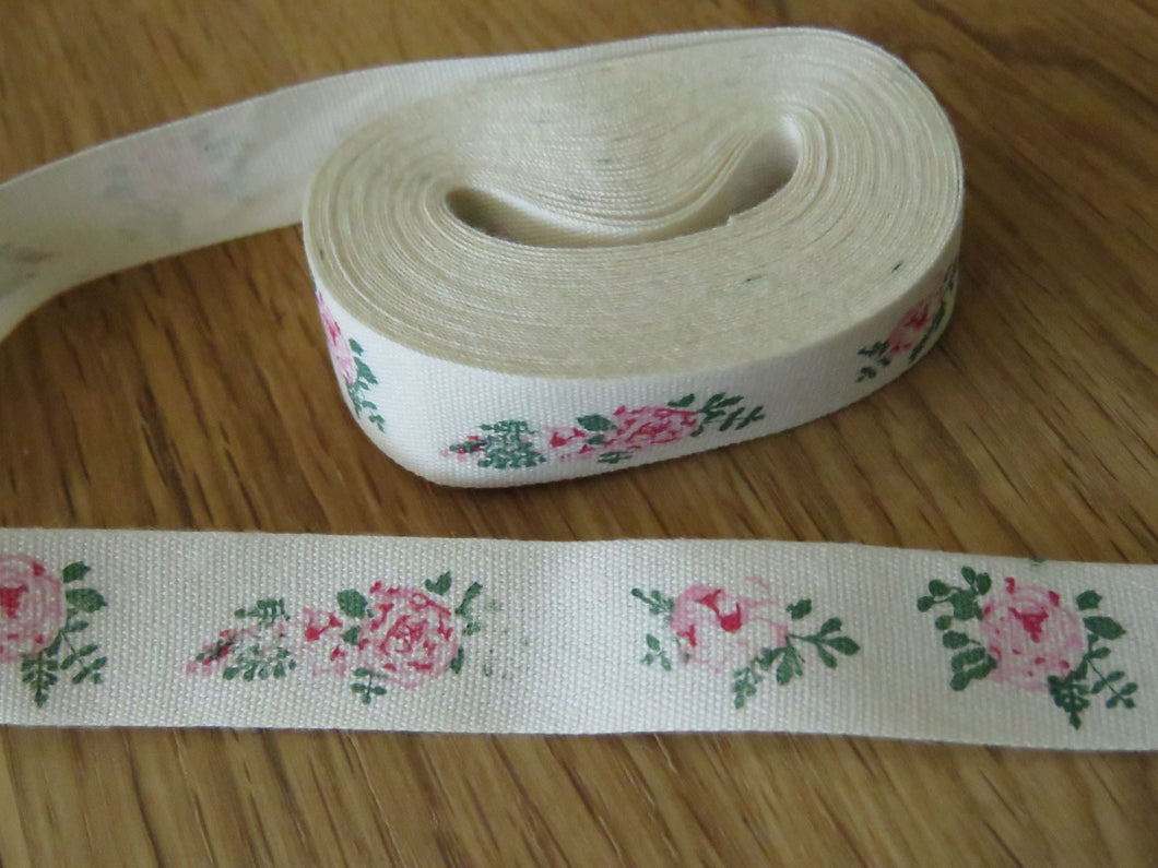 5 yards/ 4.6m Pink Roses printed on Cream 100% cotton tape