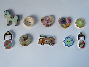 10 Mixed Set of buttons as shown in photos - see photo with ruler for sizes