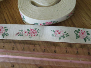 5 yards/ 4.6m Pink Roses printed on Cream 100% cotton tape