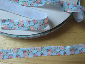 1m Peach and Pink Roses on Blue fold over elastic 15mm wide foldover FOE