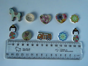 10 Mixed Set of buttons as shown in photos - see photo with ruler for sizes