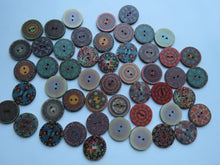 Load image into Gallery viewer, 10 Mixed Pattern Retro Vintage paisley print 25mm wooden buttons  Random mix