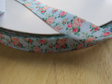 Load image into Gallery viewer, 10m Peach and Pink Roses on Blue fold over elastic 15mm wide foldover FOE